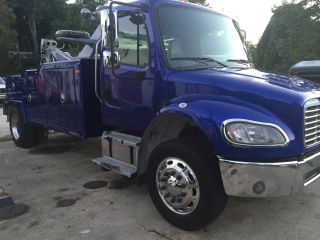 2007 Freightliner M2 Vulcan V30 Medium Duty Wrecker photo