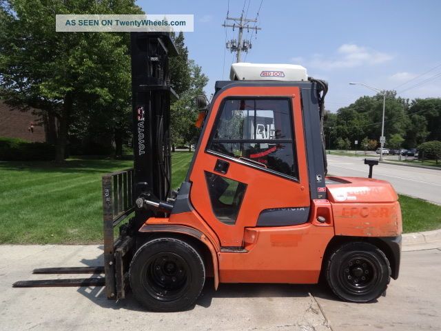 2005 Toyota 7fgku40 9000lb Dual Drive Pneumatic Forklift Gasoline Lift Truck Forklifts photo