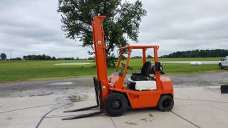 Toyota Pneumatic Tired Forklift photo