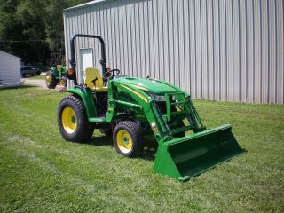John Deere 3046r Compact Tractor With H165 Loader photo
