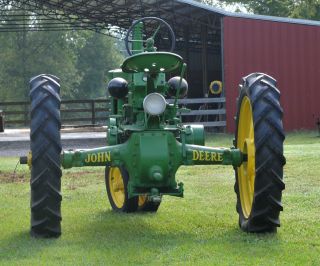 John Deere Tractor photo