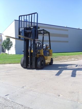 Forklift:1999 Cat Gp25: Lpg,  Pneumatic,  3852 photo