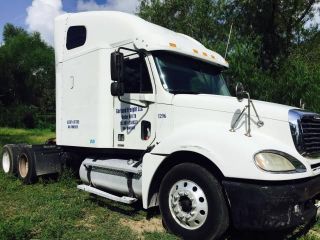 2007 Freighliner Columbia photo