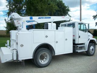 1999 Freightliner Fl80 photo