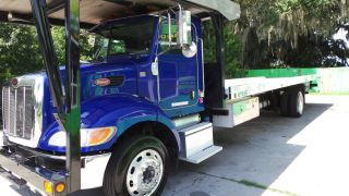 2009 Peterbilt 335 photo