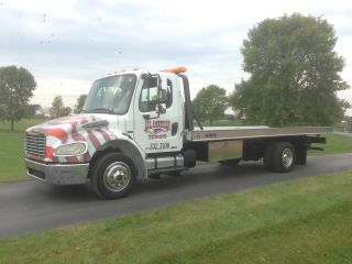 2005 Freightliner M2 Business Class photo