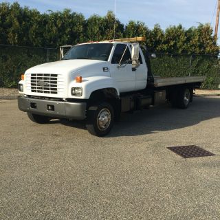 2001 Chevrolet C6500 King Cab 3 Door photo