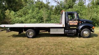 1996 International 4700 Lp photo