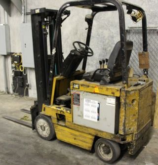 Cat Electric Forklift 3000 Lb Multi Stage photo