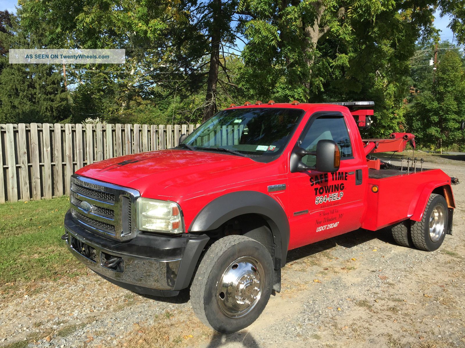 2005 Ford F550 Wrecker; Two Truck Wreckers photo