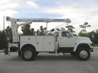 19980000 Ford F800 photo