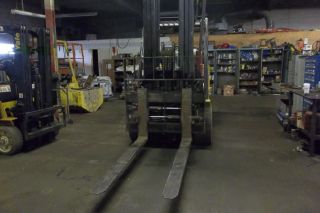 2010 Yale Forklift 15,  500 Lbs With Side Shift And Fork Positioner,  Triple Mast photo