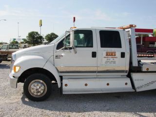 2004 Ford F650 photo
