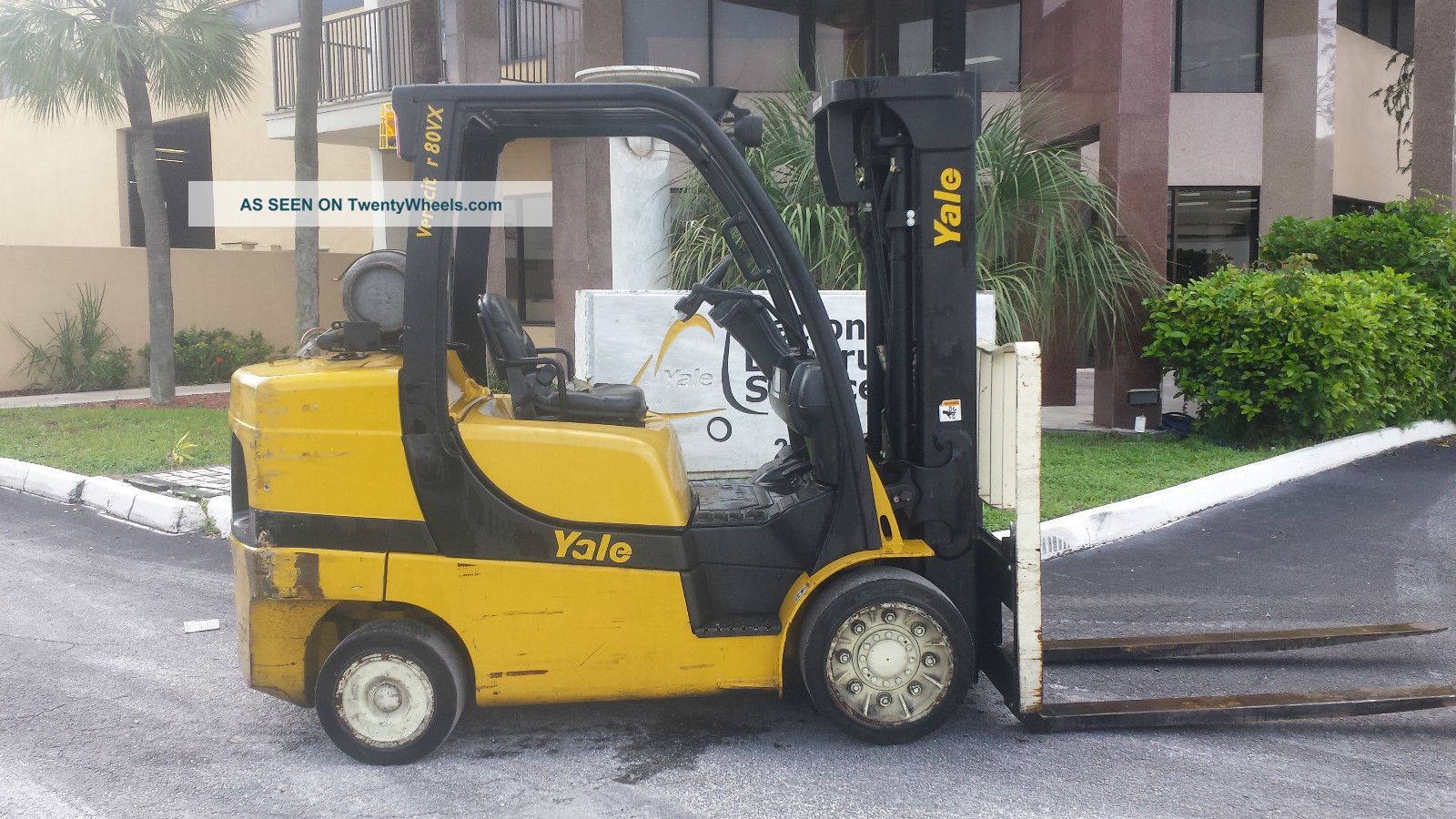2009 Yale 8000lbs Forklift W/ Long Forks Forklifts photo