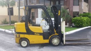 2009 Yale 8000lbs Forklift W/ Long Forks photo