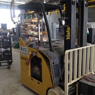 2011 Yale Esc040ac Electric Stand - Up Forklift photo