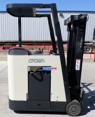 Crown Model Rc3020 - 35 (2005) 3500lbs Capacity Great Docker Electric Forklift photo