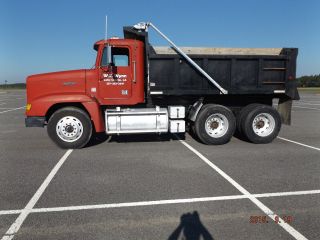 1989 Freightliner Conventional Day Cab Dump Truck photo