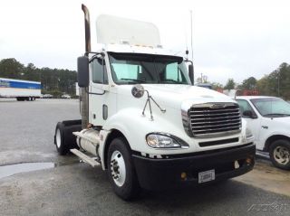 2009 Freightliner Cl12042st - Columbia 120 photo