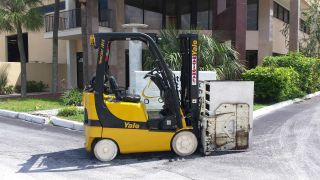 2008 Yale Forklift Glc030 W/ Appliance Clamp Attachment photo