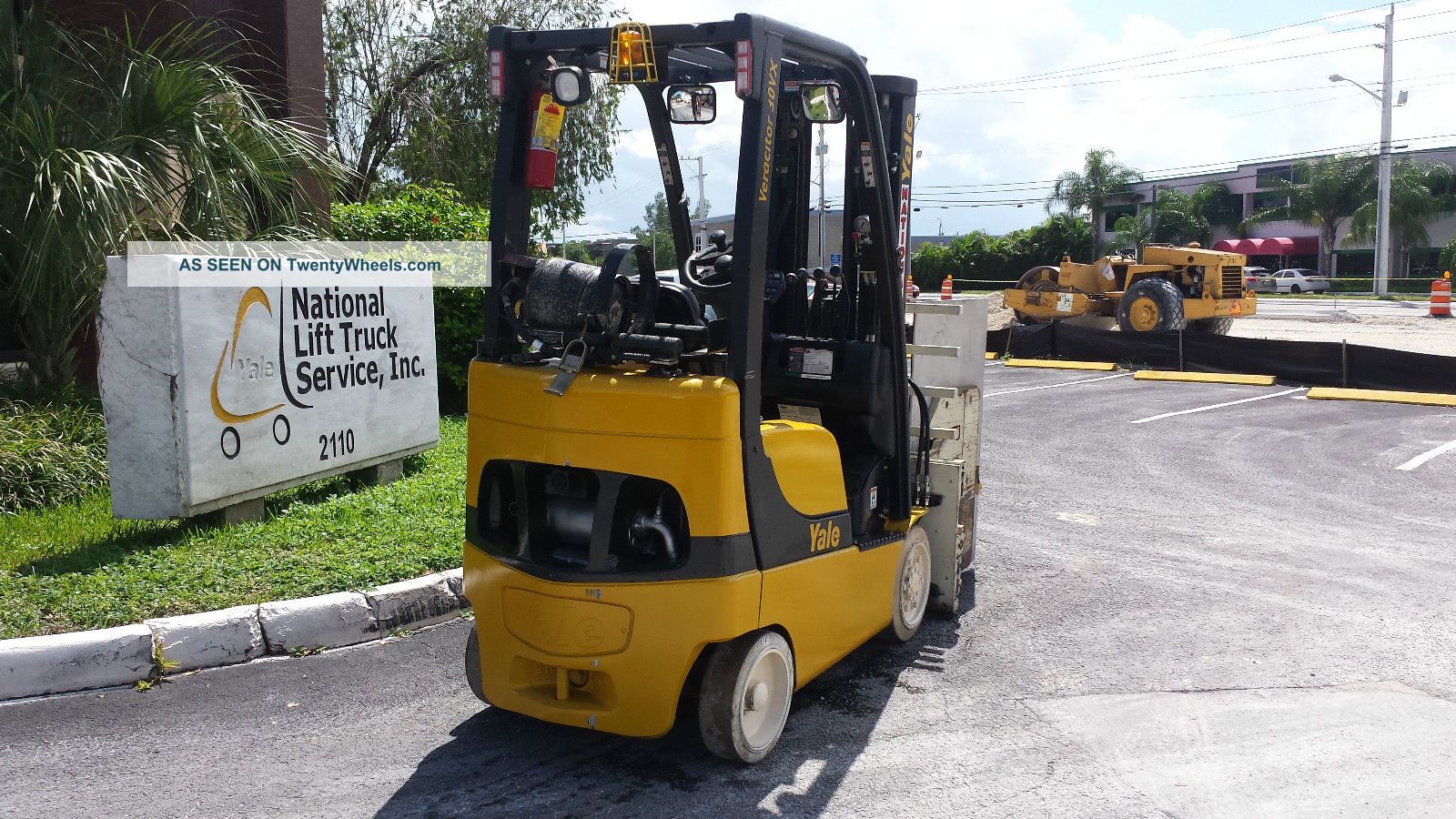 2008 Yale Forklift Glc030 W/ Appliance Clamp Attachment