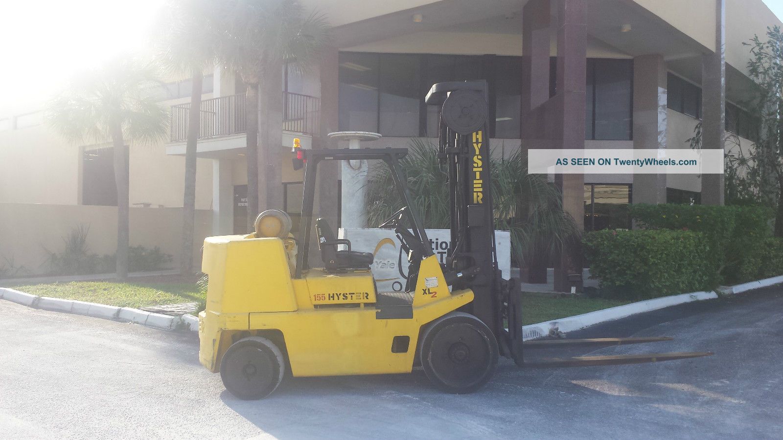 Hyster Forklift 15,  500lbs All Trip Mast S/s 4way Valve Forklifts photo