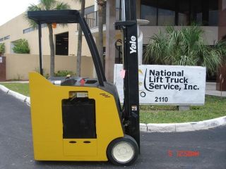 Yale Forklift Esc Docker 3000lbs Capacity Very Price photo