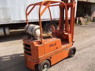 Yale Forklift 5000 Triple Up Standard 2 Speed Tranny 42in Forks Propane Reliable photo