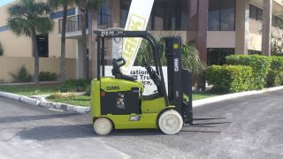 Forklift,  Clark Forklift,  2011,  Very photo