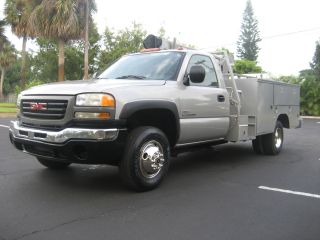 2004 Gmc 3500 photo