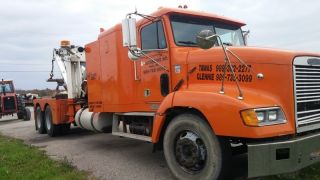 1995 Freightliner Fl120 photo