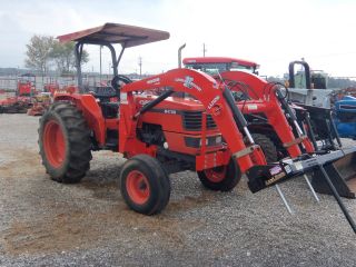 Kubota M4700 Tractor photo