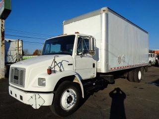 2003 Freightliner Fl70 22 ' Box Truck With Lift Gate photo