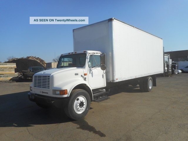1999 International 4700 24 ' Box Truck With Lift Gate Dt444e Diesel Box Trucks / Cube Vans photo