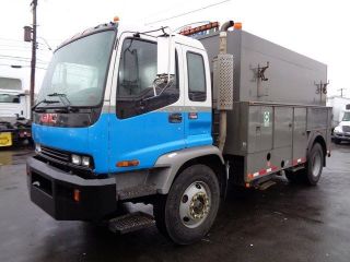 2004 Gmc T7500 photo