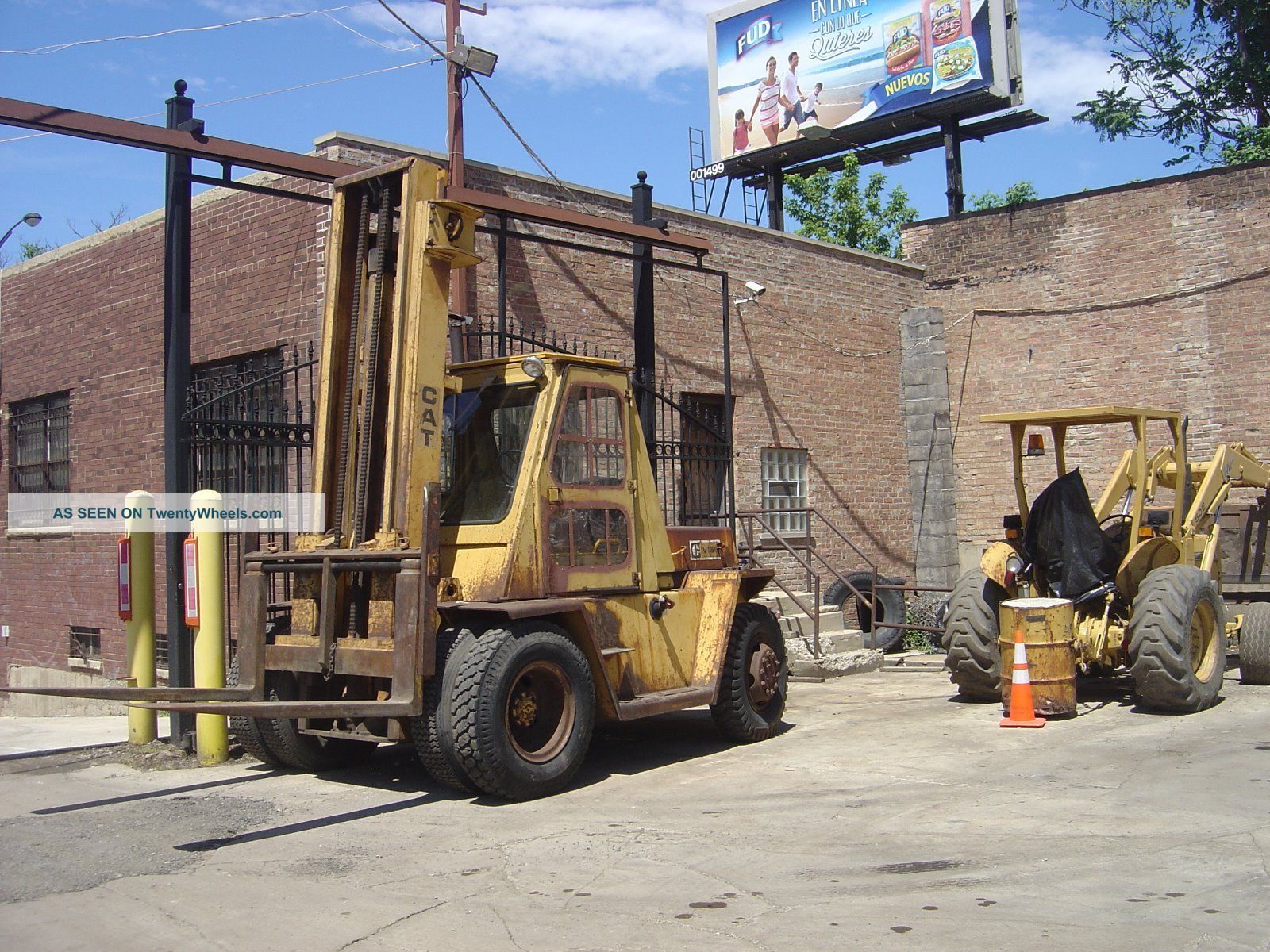 Cat / Caterpillar V160 Lift Truck 16,  000 Lb.  Capacity - Pneumatic Tires Forklifts photo