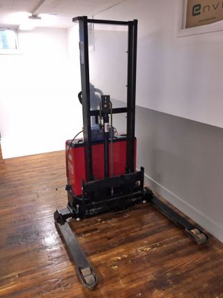 Dayton Adjustable Base Stacker Model 2lec2 photo