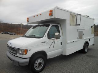 1997 Ford E - 350 photo