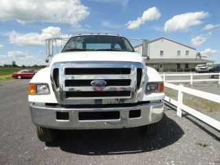 2008 Ford F750 photo