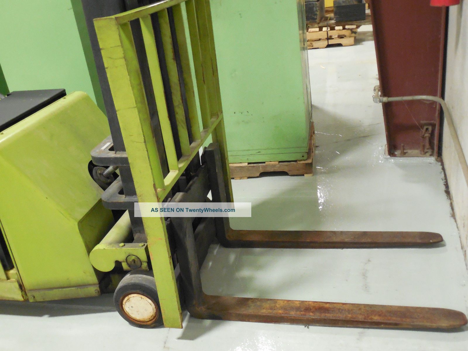 walk behind forklift rental