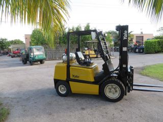 Yale Glpo60 6000lb Forklift Pneumatic Tires Automatic Propane Side Shift 1697 Hr photo