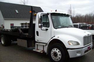 2005 Freightliner Business Class M2 photo