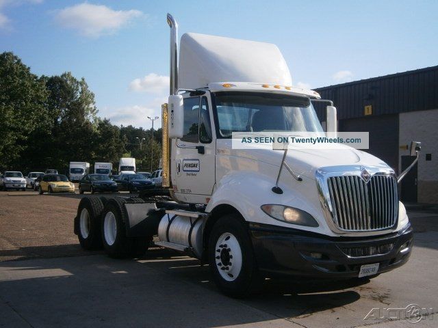 2010 International Prostar Daycab Semi Trucks photo