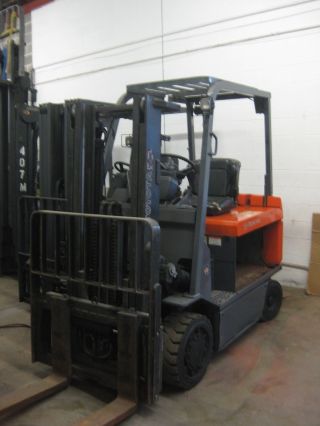 Toyota 7fbcu35 Electric Forklift - 7,  000 Lb Lift Capacity - Chassis Only photo