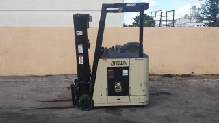 Watch Video Crown Docker Forklift Rc3020 - 35 - S Collapsible Ohg Low Clearance photo