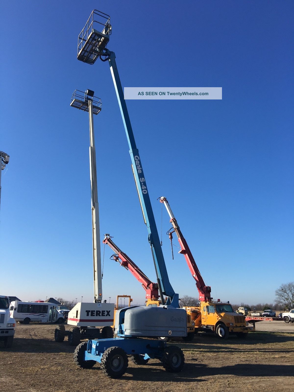 Genie Boom Lift S40 Diesel 4x4 Jlg Terex 4 Wheel Drive Scissor & Boom Lifts photo