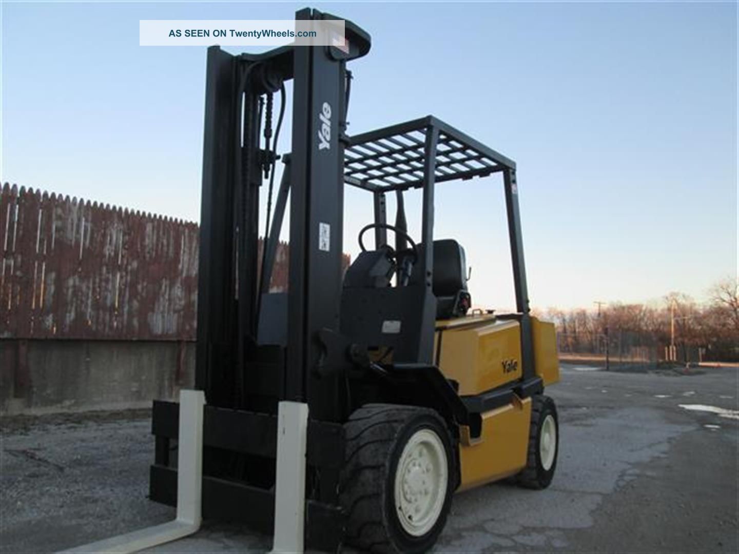 Yale Gdp070 Forklift Lift Truck Hilo Fork,  7000lb Cap,  Pneumatic Tire Forklifts photo