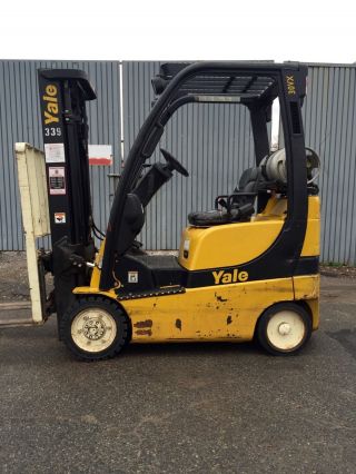 2006 Yale 3000lb Forklift 880 Hours photo