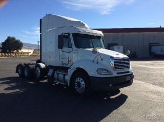 2010 Freightliner Cl12084st - Columbia 120 photo