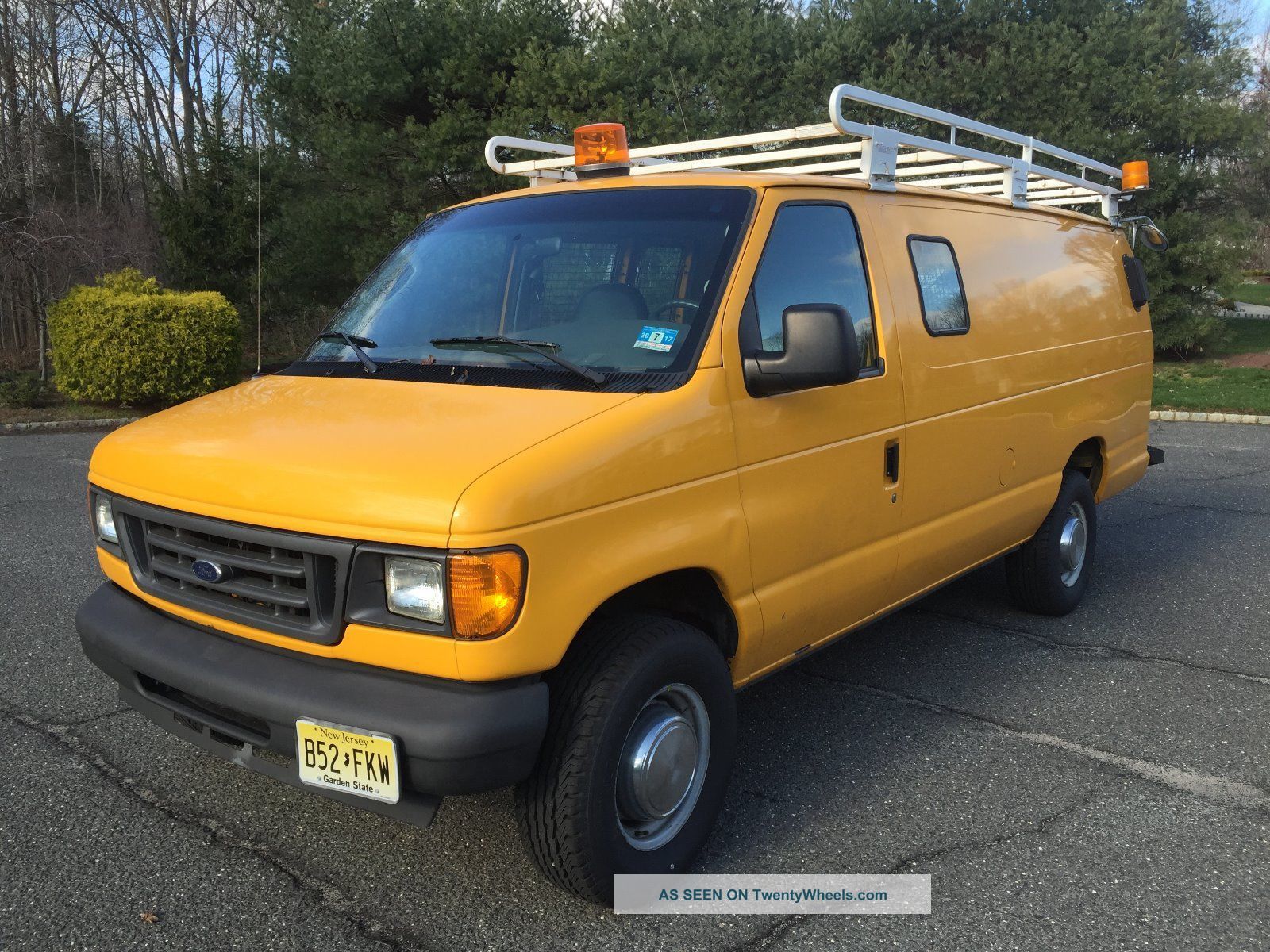 2004 Ford E350 Delivery / Cargo Vans photo